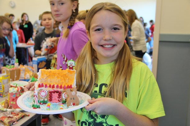 12-16-13-m-5gr-gingerbread-house-project-2